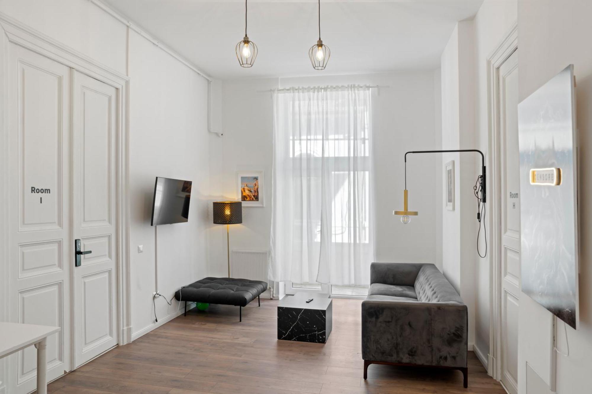 Nest Boutique Hostel Bukarest Exteriör bild